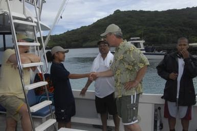 [Assignment: 48-DPA-SOI_K_Palau_6-7-9-07] Pacific Islands Tour: Visit of Secretary Dirk Kempthorne [and aides] to Palau Islands, Republic of Palau [48-DPA-SOI_K_Palau_6-7-9-07__DI12472.JPG]