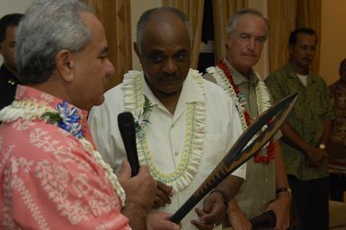 [Assignment: 48-DPA-SOI_K_Amer_Sam] Pacific Islands Tour: Visit of Secretary Dirk Kemmpthorne [and aides] to American Samoa, U.S. Territory [48-DPA-SOI_K_Amer_Sam__DI15496.JPG]