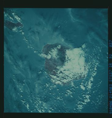 S37-92-037 - STS-037 - Infrared Earth observations taken from OV-104 during STS-37 mission