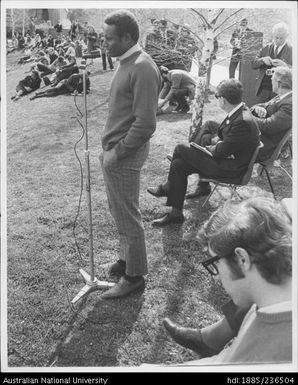 Mr John Kaputin, Mataungan leader from Papua-New Guinea addresses a lunchtime Moratorium gathering on the Library Lawn