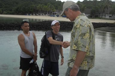 [Assignment: 48-DPA-SOI_K_Palau_6-7-9-07] Pacific Islands Tour: Visit of Secretary Dirk Kempthorne [and aides] to Palau Islands, Republic of Palau [48-DPA-SOI_K_Palau_6-7-9-07__DI12469.JPG]