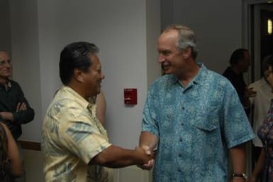 [Assignment: 48-DPA-SOI_K_Majuro_6-11-12-07] Pacific Islands Tour: Visit of Secretary Dirk Kempthorne [and aides] to Majuro Atoll, of the Republic of Marshall Islands [48-DPA-SOI_K_Majuro_6-11-12-07__DI14454.JPG]