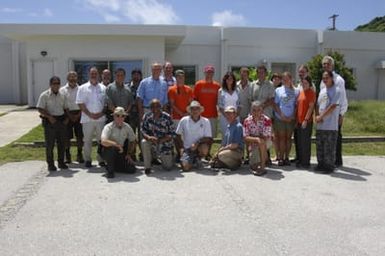 [Assignment: 48-DPA-SOI_K_Guam_6-6-7-07] Pacific Islands Tour: Visit of Secretary Dirk Kempthorne [and aides] to Guam, U.S. Territory [48-DPA-SOI_K_Guam_6-6-7-07__DI12188.JPG]