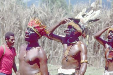 ["huvudbonad, festival, fotografi, photograph"]