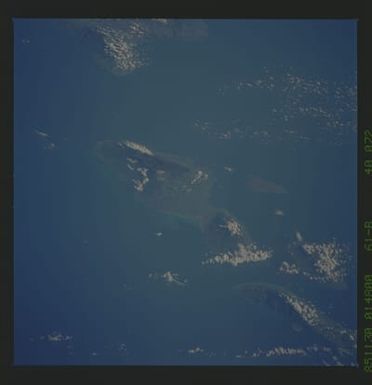 61B-40-072 - STS-61B - STS-61B earth observations