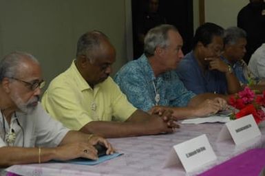 [Assignment: 48-DPA-SOI_K_Majuro_6-11-12-07] Pacific Islands Tour: Visit of Secretary Dirk Kempthorne [and aides] to Majuro Atoll, of the Republic of Marshall Islands [48-DPA-SOI_K_Majuro_6-11-12-07__DI14734.JPG]