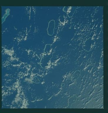 S08-40-1637 - STS-008 - Earth observations taken during STS-8 mission