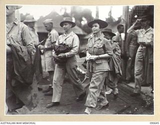 TOROKINA, BOUGAINVILLE. 1945-04-15. THE CONCLUSION OF THE MEMORIAL SERVICE FOR FRANKLIN DELANO ROOSEVELT, LATE PRESIDENT OF THE US, WHICH WAS ORIGINATED BY AMERICAN AUTHORITIES AND ATTENDED BY MORE ..