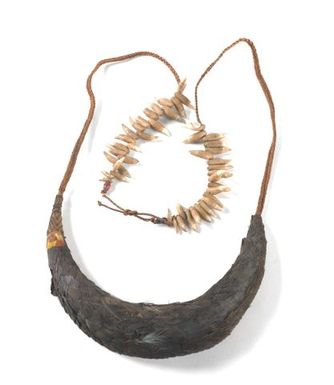 Peue kavi`i (neck or head ornament)