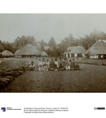 ["\"Dorfstraße in Toga auf Savaii. Samoa.\""]