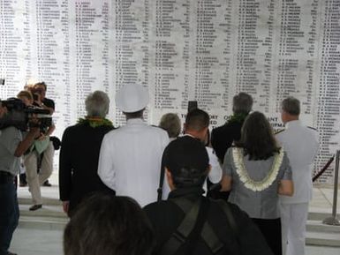 [Assignment: 48-DPA-12-6-06_K_CPix_Kemp_HI] Visit of Secretary Dirk Kempthorne [and aides] to Pearl Harbor, Honolulu, Hawaii [for commemorative events on the 65th anniversary of the Japanese attack] [48-DPA-12-6-06_K_CPix_Kemp_HI_IMG_0220.JPG]