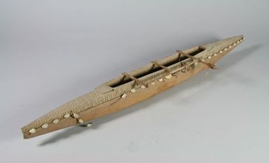 Model vaka (canoe)