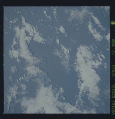 S33-73-080 - STS-033 - STS-33 earth observations