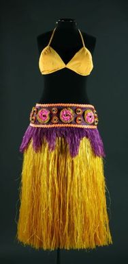Rakei 'ura (Dance costume)
