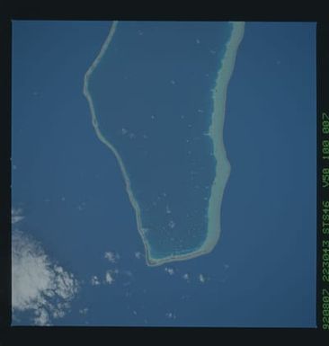 S46-100-007 - STS-046 - Earth observations from the shuttle orbiter Atlantis during STS-46