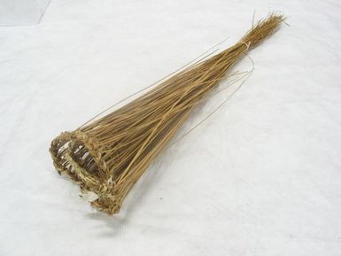 Kikau purūmu (Broom)