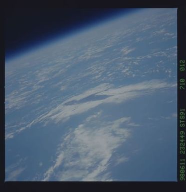 STS091-710-012 - STS-091 - Earth observations taken from orbiter Discovery during STS-91 mission