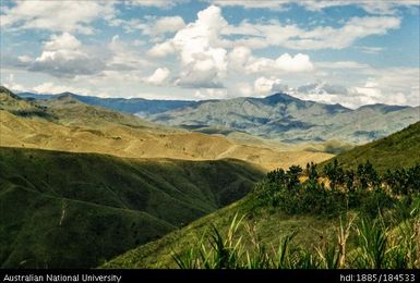 Goroka - Kainantu - 33 1/2 miles after Goroka