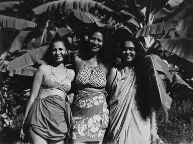 [Portrait of three young Polynesian girls]