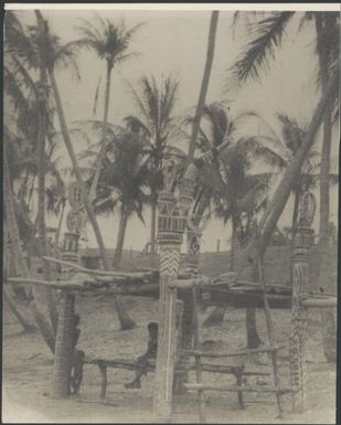 Totem pole platform, Port Moresby, Papua, ca. 1921 / Sarah Chinnery