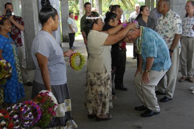 [Assignment: 48-DPA-SOI_K_Pohnpei_6-10-11-07] Pacific Islands Tour: Visit of Secretary Dirk Kempthorne [and aides] to Pohnpei Island, of the Federated States of Micronesia [48-DPA-SOI_K_Pohnpei_6-10-11-07__DI13761.JPG]