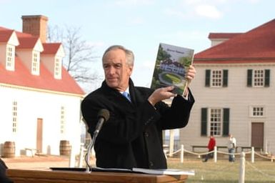 [Assignment: 48-DPA-01-12-09_SOI_K_Mt_Vernon] Visit of Secretary Dirk Kempthorne to Mount Vernon Estate and Gardens, Mount Vernon, Virginia, [for touring and announcement of the U.S. nomination of the George Washington home, along with the Papahanaumokuakea Marine National Monument in Hawaii, for inclusion on the United Nations Educational, Scientific, and Cultural Organization's (UNESCO's) World Heritage List. Joining Secretary Kempthorne for the announcement was James Rees, Executive Director of the Mount Vernon Estate and Gardens.] [48-DPA-01-12-09_SOI_K_Mt_Vernon_DOI_5726.JPG]