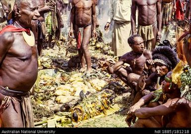 New Guinea - Kisivagloga, Yagaria - Central District, EML - sing-sing