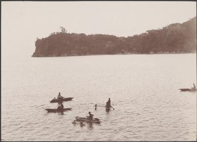 People in canoes off the coast of Lamalana, New Hebrides, 1906 / J.W. Beattie