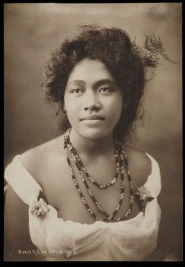 [Portrait of a young Samoan woman]