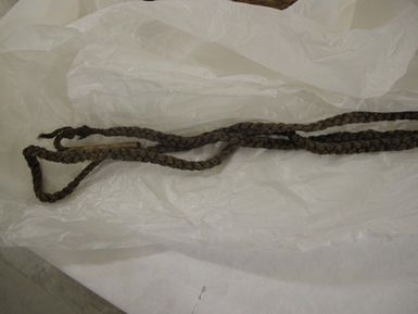 Fibre noose with toggle