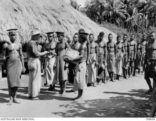 SANGAN, NEW GUINEA. 1945-10-31. AN EXPEDITION COMPRISING MEMBERS OF 1 MOBILE VETERINARY SURVEY UNIT, CARRIED OUT AN ANIMAL DISEASE SURVEY TOUR IN THE MARKHAM VALLEY, MOUNT HAGEN, RAMU VALLEY AND ..