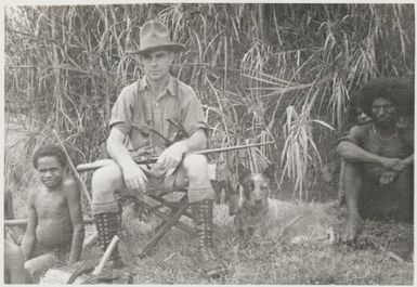 Michael Leahy in the Wahgi Valley, 1934 / Michael Leahy