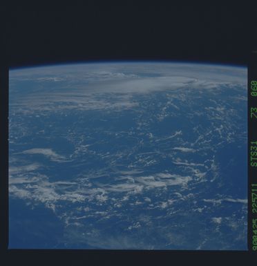 S31-73-060 - STS-031 - STS-31 earth observations