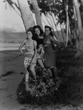 [Portrait of three Pacific Island women]