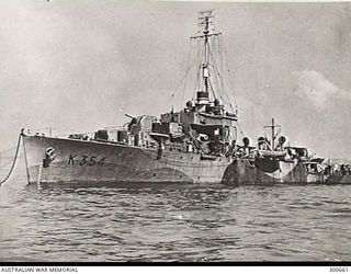 SYDNEY, NSW. C.1943. PORT BOW VIEW OF THE FRIGATE HMAS GASCOYNE. SHE IS ARMED WITH TWO 4 INCH MARK XVI GUNS ON MARK XX MOUNTINGS FORE AND AFT. THESE MOUNTINGS WERE UNIQUE TO AUSTRALIAN SHIPS. HER ..