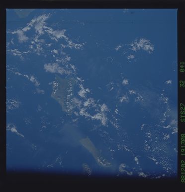 S27-32-041 - STS-027 - STS-27 earth observations