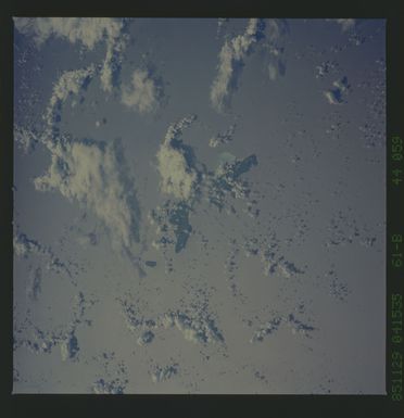 61B-44-059 - STS-61B - STS-61B earth observations