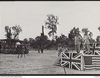 TOROKINA, BOUGAINVILLE. 1945-10-29. GENERAL SIR THOMAS A. BLAMEY, COMMANDER IN CHIEF, AUSTRALIAN MILITARY FORCES ADDRESSING PERSONNEL OF 3RD DIVISION AT THE CONCLUSION OF HIS INSPECTION OF THE UNIT ..