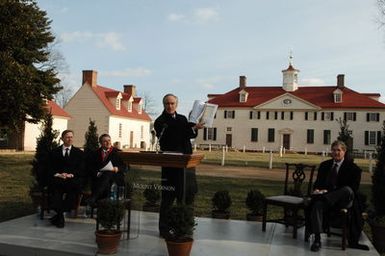 [Assignment: 48-DPA-01-12-09_SOI_K_Mt_Vernon] Visit of Secretary Dirk Kempthorne to Mount Vernon Estate and Gardens, Mount Vernon, Virginia, [for touring and announcement of the U.S. nomination of the George Washington home, along with the Papahanaumokuakea Marine National Monument in Hawaii, for inclusion on the United Nations Educational, Scientific, and Cultural Organization's (UNESCO's) World Heritage List. Joining Secretary Kempthorne for the announcement was James Rees, Executive Director of the Mount Vernon Estate and Gardens.] [48-DPA-01-12-09_SOI_K_Mt_Vernon_IOD_9438.JPG]