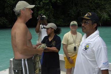 [Assignment: 48-DPA-SOI_K_Palau_6-7-9-07] Pacific Islands Tour: Visit of Secretary Dirk Kempthorne [and aides] to Palau Islands, Republic of Palau [48-DPA-SOI_K_Palau_6-7-9-07__DI12788.JPG]