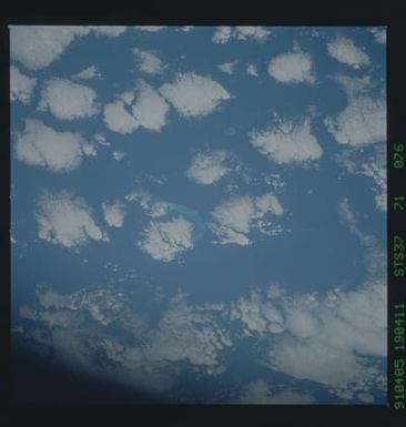 S37-71-076 - STS-037 - Earth observations taken during the STS-37 mission