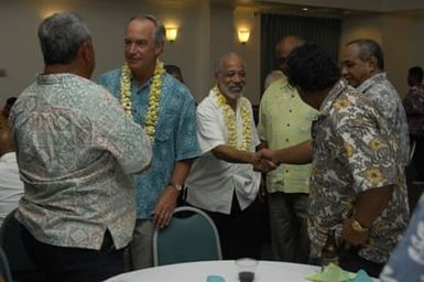 [Assignment: 48-DPA-SOI_K_Majuro_6-11-12-07] Pacific Islands Tour: Visit of Secretary Dirk Kempthorne [and aides] to Majuro Atoll, of the Republic of Marshall Islands [48-DPA-SOI_K_Majuro_6-11-12-07__DI14512.JPG]