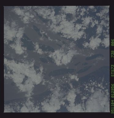 STS073-738-006 - STS-073 - Earth observations taken from shuttle orbiter Columbia