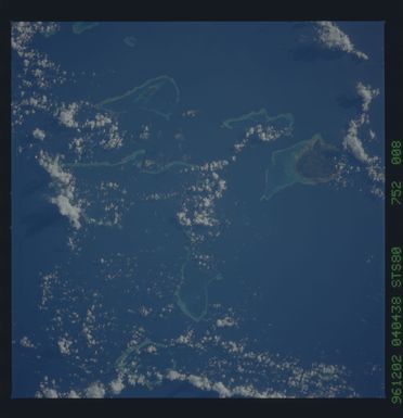 STS080-752-008 - STS-080 - Earth observations taken from Space Shuttle Columbia during STS-80 mission