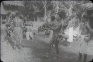 Harvest preparation (2) : Fergusson Island, D'Entrecasteaux Islands, Papua New Guinea, 1956-1958 / Terence and Margaret Spencer
