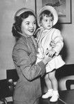 Shirley Temple and daughter are Hawaii-bound