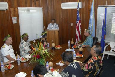 [Assignment: 48-DPA-SOI_K_Pohnpei_6-10-11-07] Pacific Islands Tour: Visit of Secretary Dirk Kempthorne [and aides] to Pohnpei Island, of the Federated States of Micronesia [48-DPA-SOI_K_Pohnpei_6-10-11-07__DI13725.JPG]