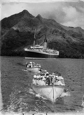 [S.S. Maunganui in Mo'orea]