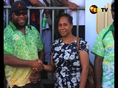 ALUMNI ASSOCIATION DONATES