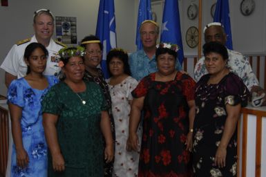 [Assignment: 48-DPA-SOI_K_Pohnpei_6-10-11-07] Pacific Islands Tour: Visit of Secretary Dirk Kempthorne [and aides] to Pohnpei Island, of the Federated States of Micronesia [48-DPA-SOI_K_Pohnpei_6-10-11-07__DI13709.JPG]